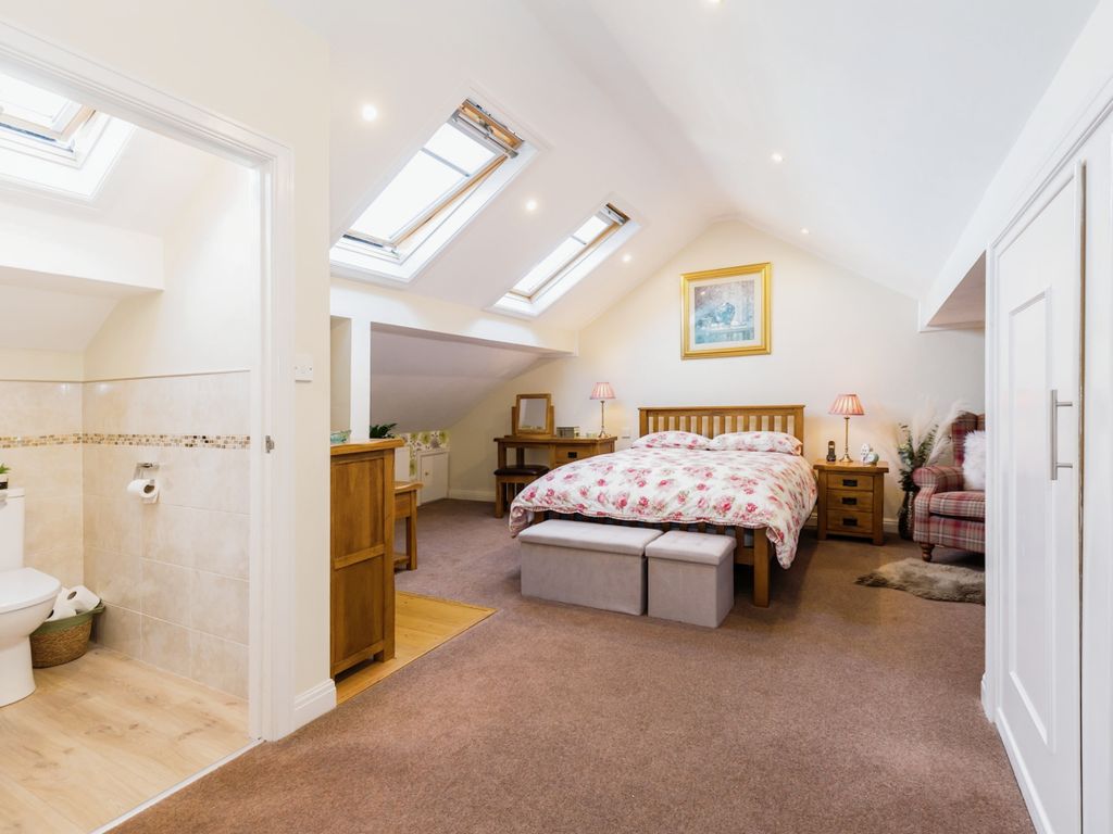 2 bed bungalow for sale in Ronaldsway, Preston, Lancashire PR1, £199,950