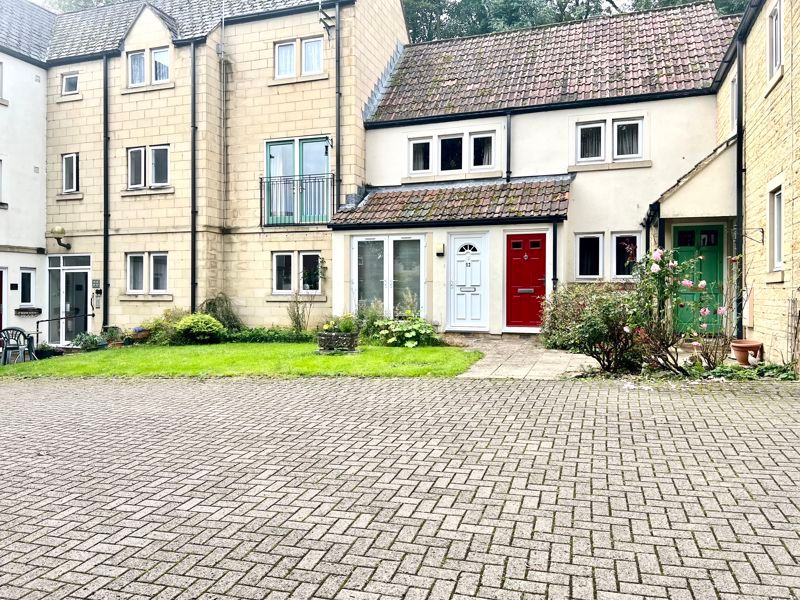 1 bed flat for sale in Horsebrook, Calne SN11, £135,000