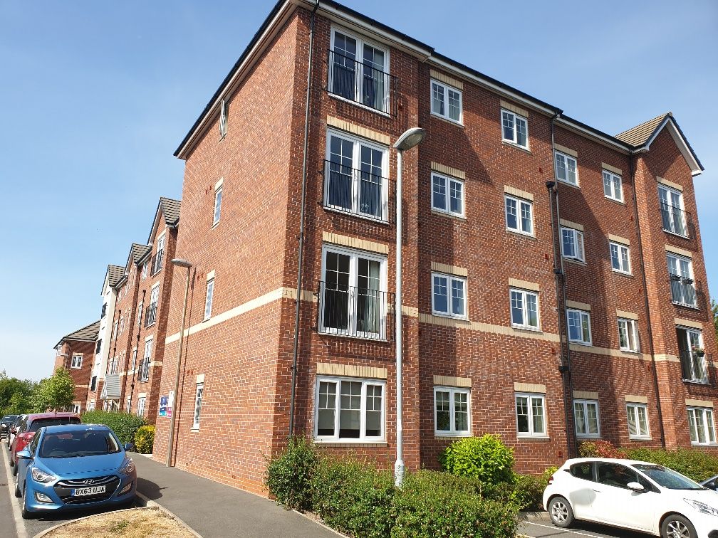 2 bed flat for sale in Robinson Road, Ellesmere Port CH65, £89,950