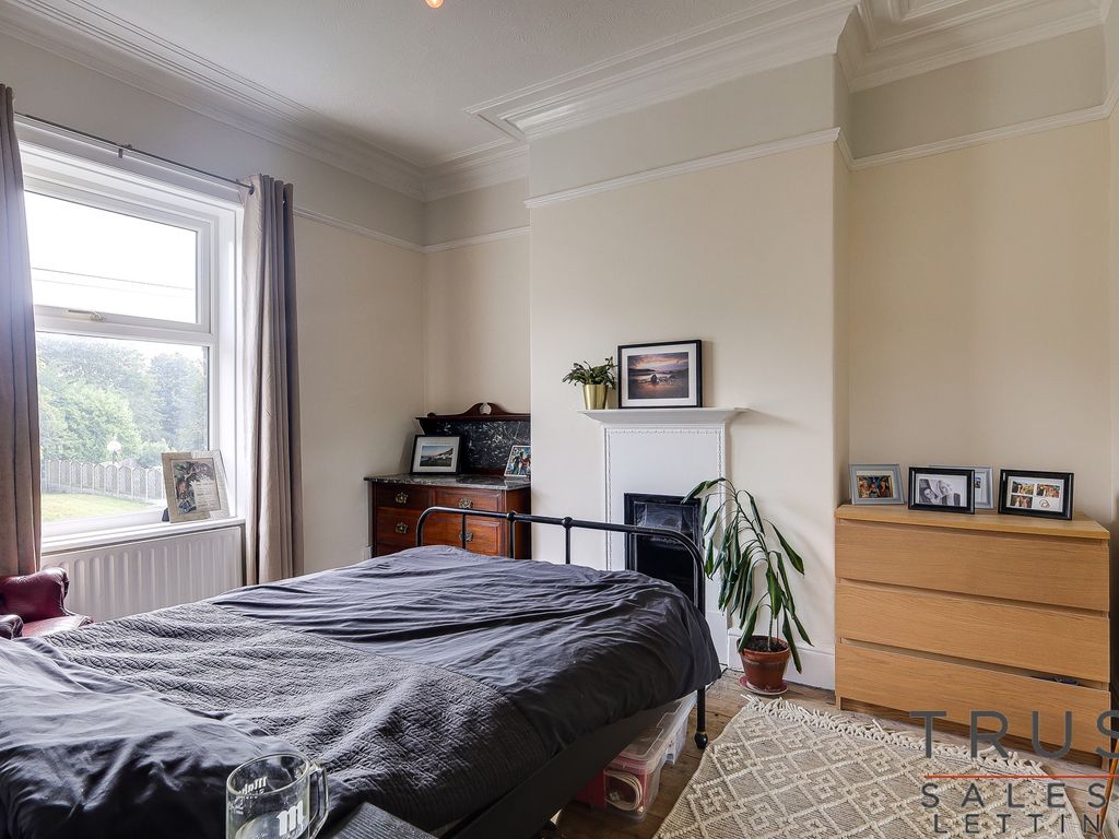 2 bed semi-detached house for sale in Bradford Road, Birkenshaw, Bradford BD11, £240,000