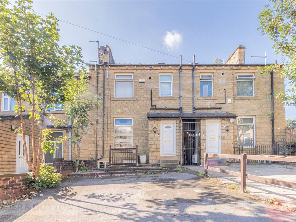 2 bed terraced house for sale in Tanfield Road, Birkby, Huddersfield HD1, £120,000