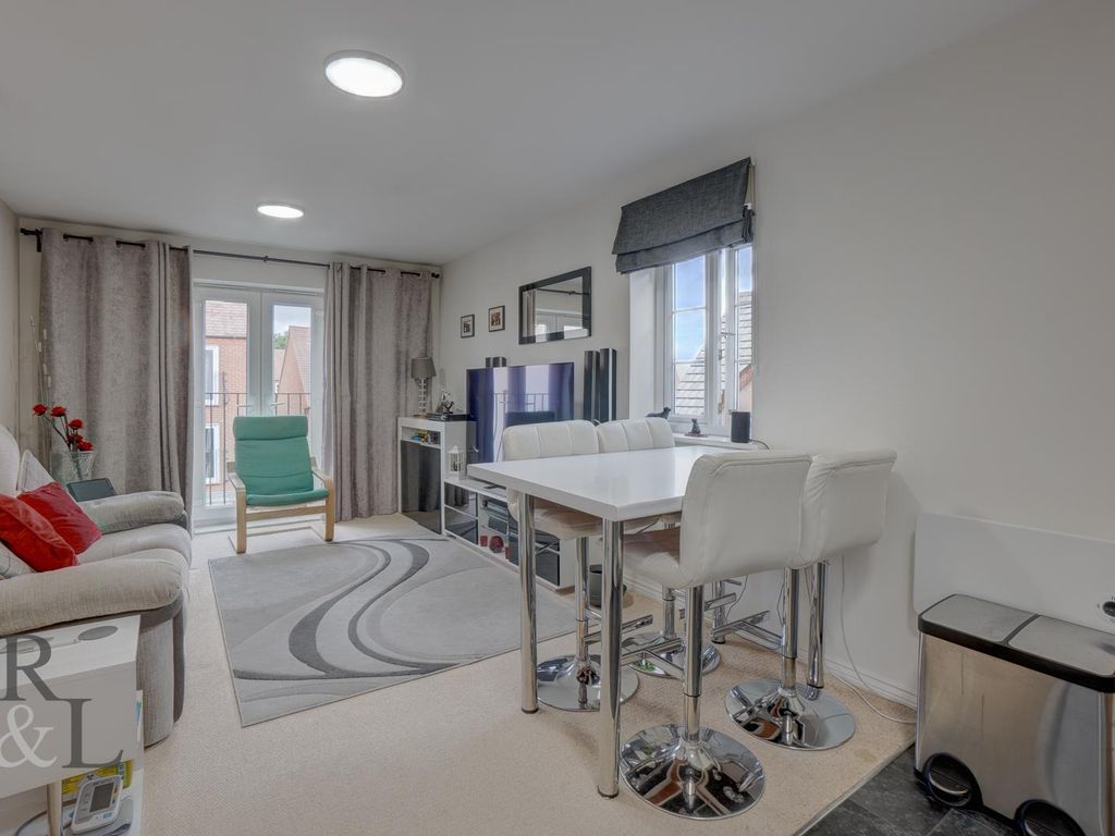 2 bed flat for sale in Westminster Drive, Castle Gresley, Swadlincote DE11, £130,000