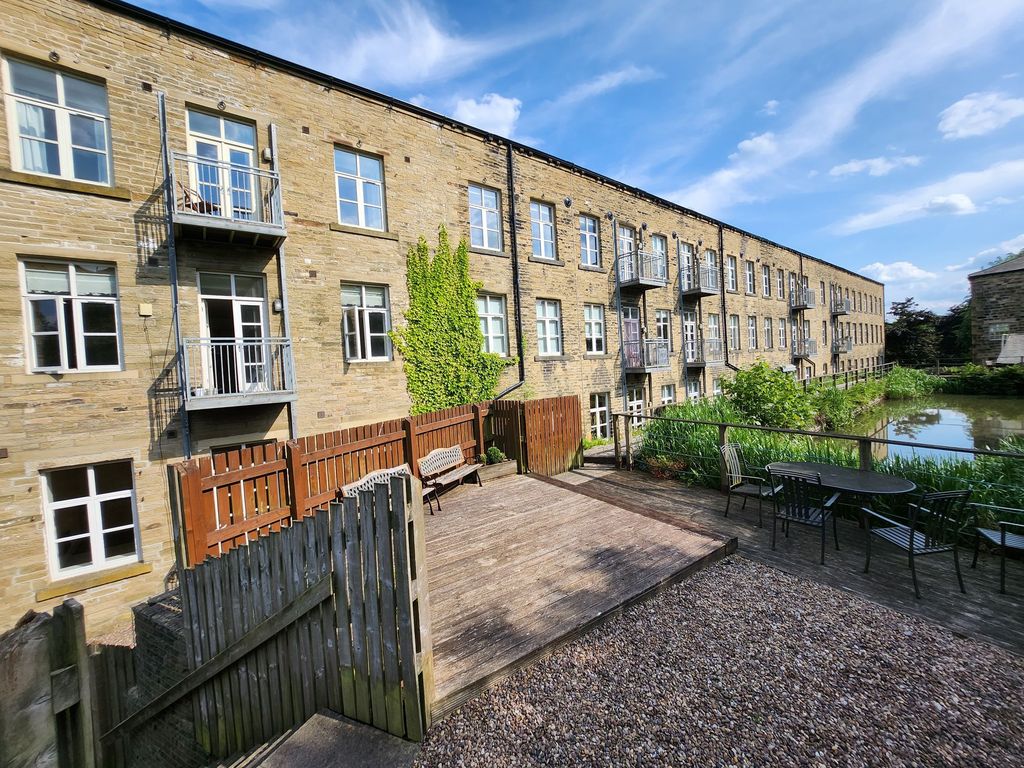 1 bed flat for sale in Dean House Lane, Luddenden HX2, £110,000