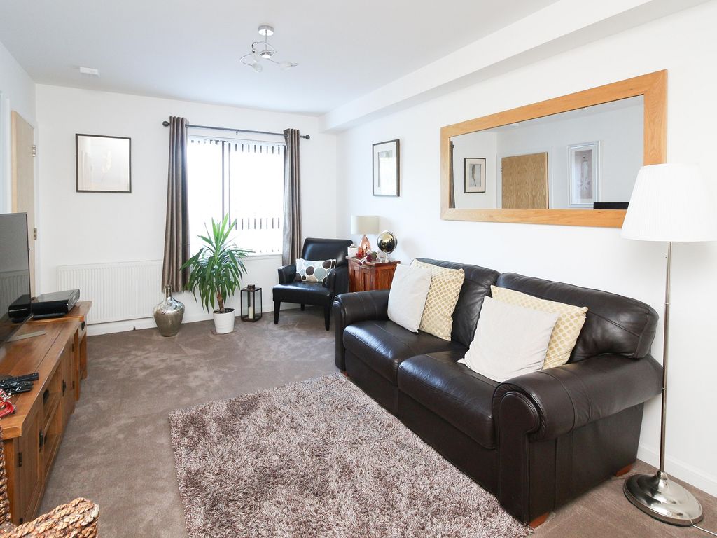 1 bed flat for sale in Citypark Way, Edinburgh EH5, £205,000