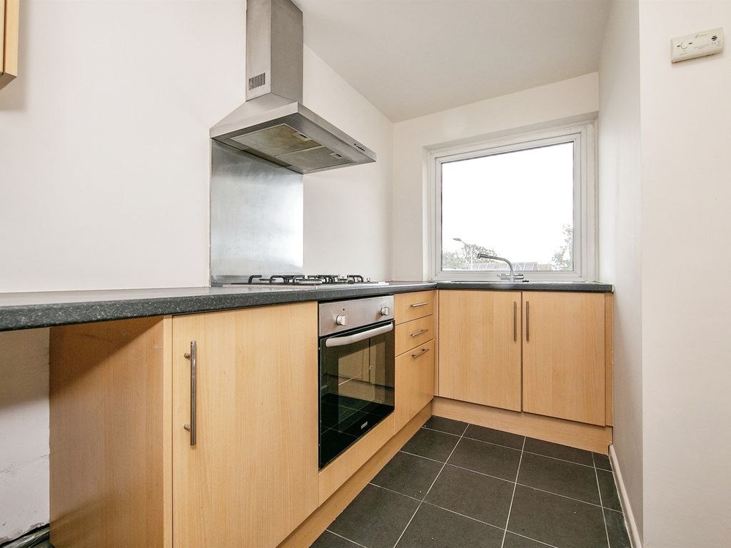2 bed flat for sale in High Street, Dovercourt, Harwich CO12, £80,000