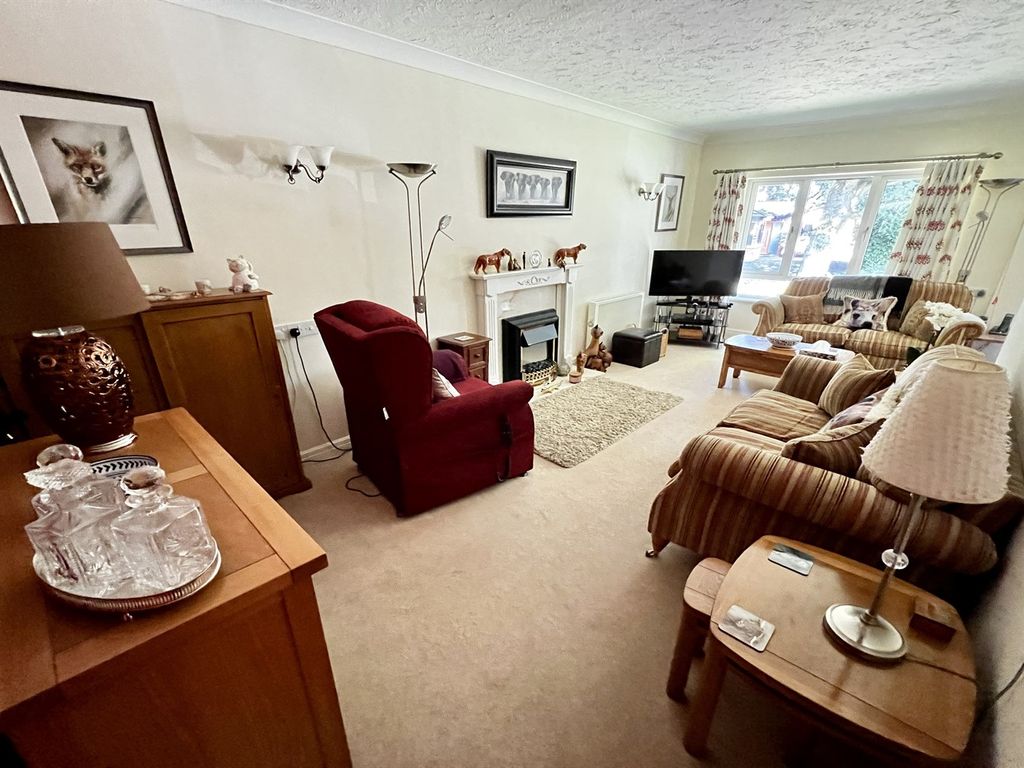 2 bed flat for sale in Woburn Court, Towers Road, Poynton SK12, £250,000