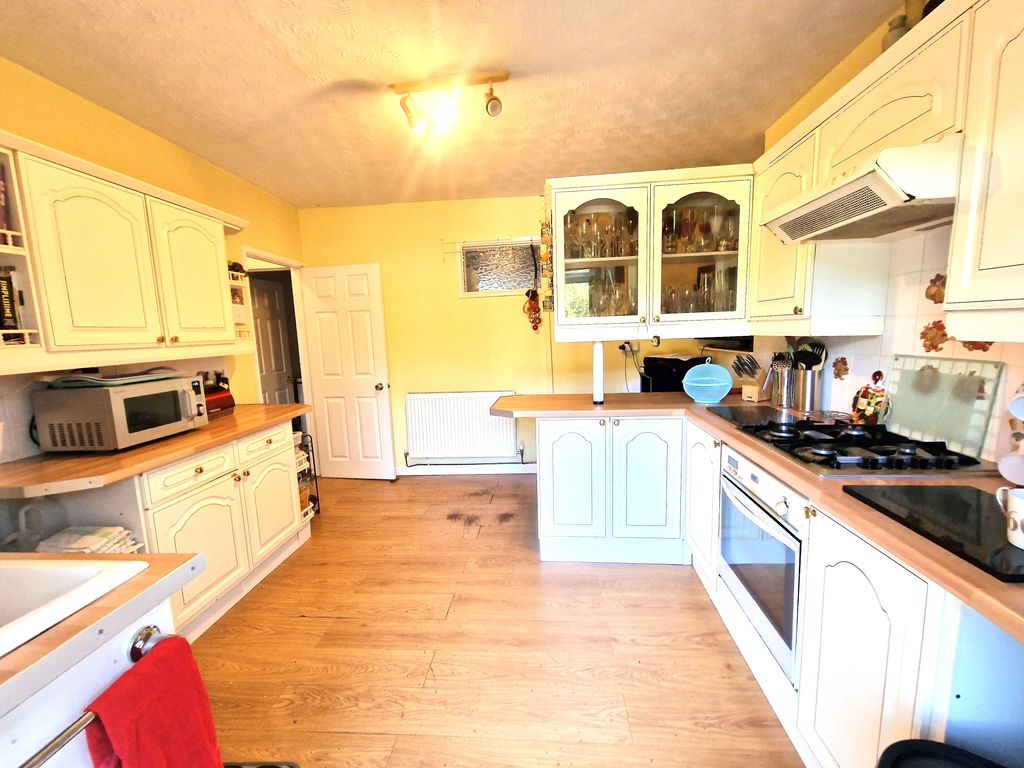 3 bed terraced house for sale in Rices Houses, Abertillery NP13, £160,000