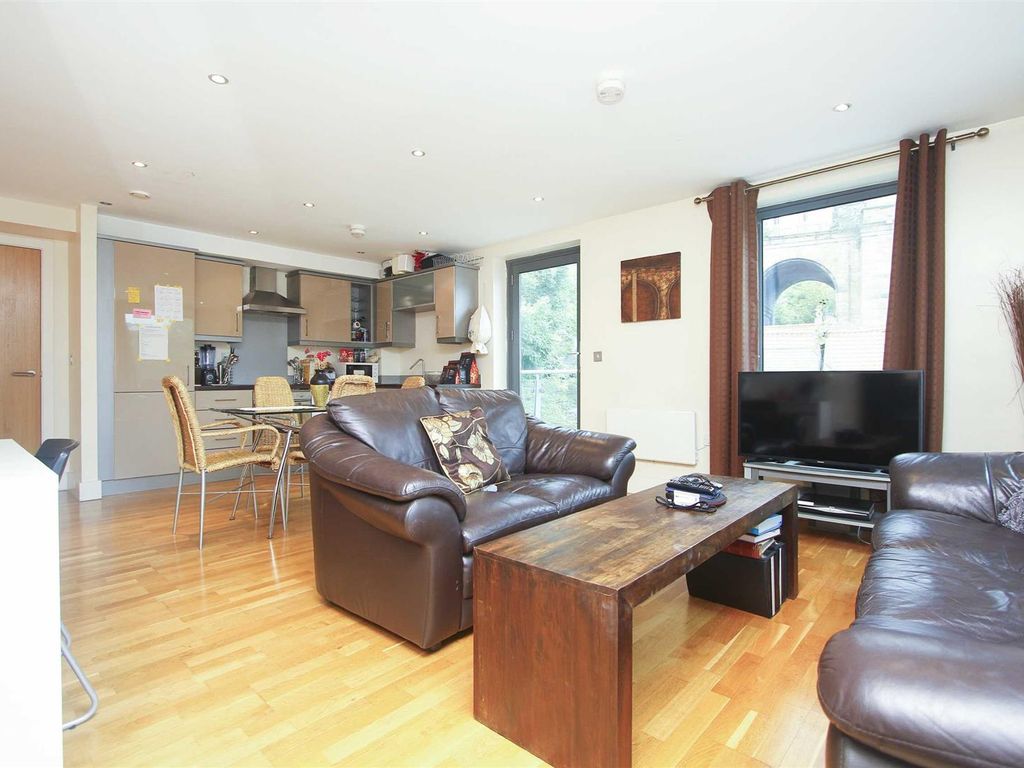 2 bed flat for sale in Close, Newcastle Upon Tyne NE1, £170,000