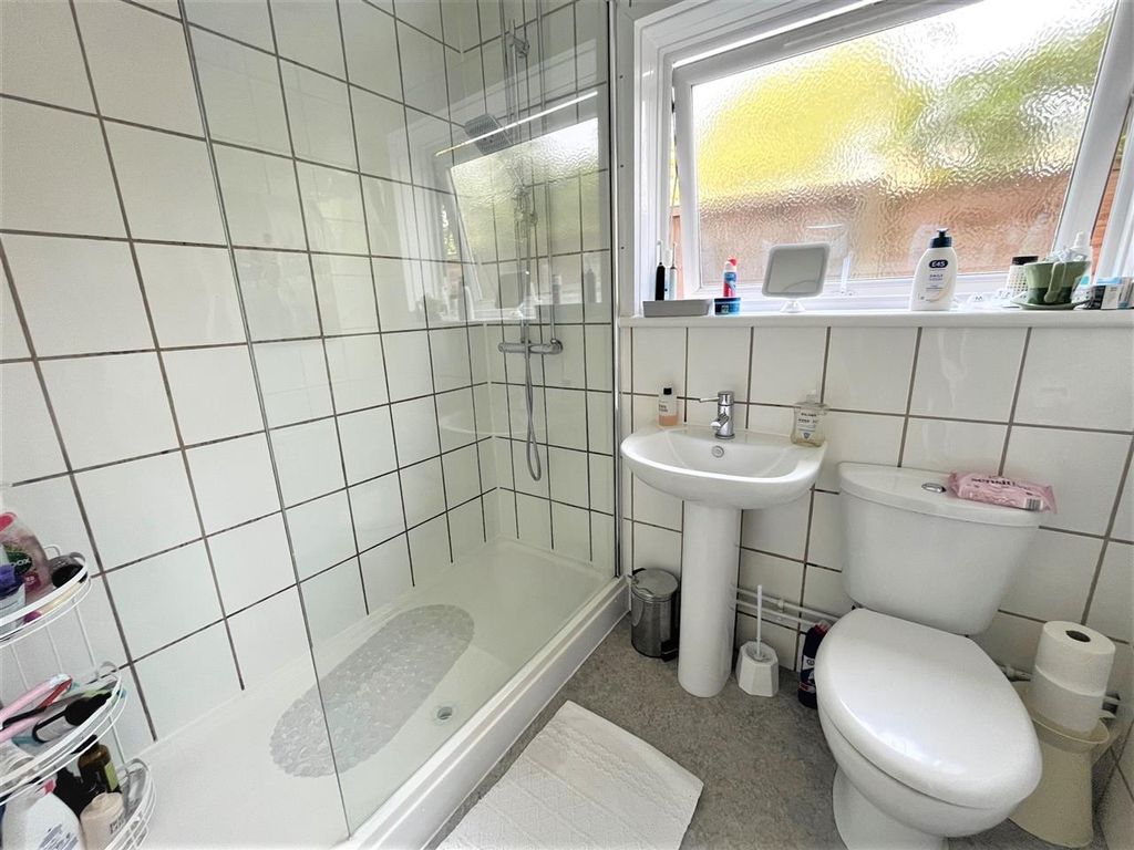 1 bed bungalow for sale in High Street, Great Barford, Bedford MK44, £210,000