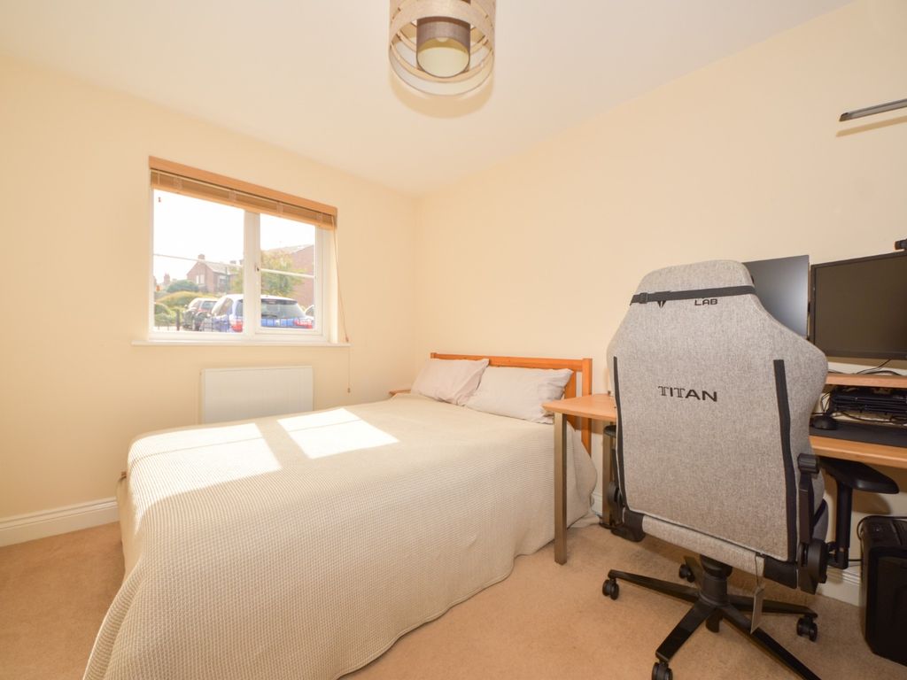 2 bed flat for sale in Chandley Wharf, Warwick, Warwickshire CV34, £190,000