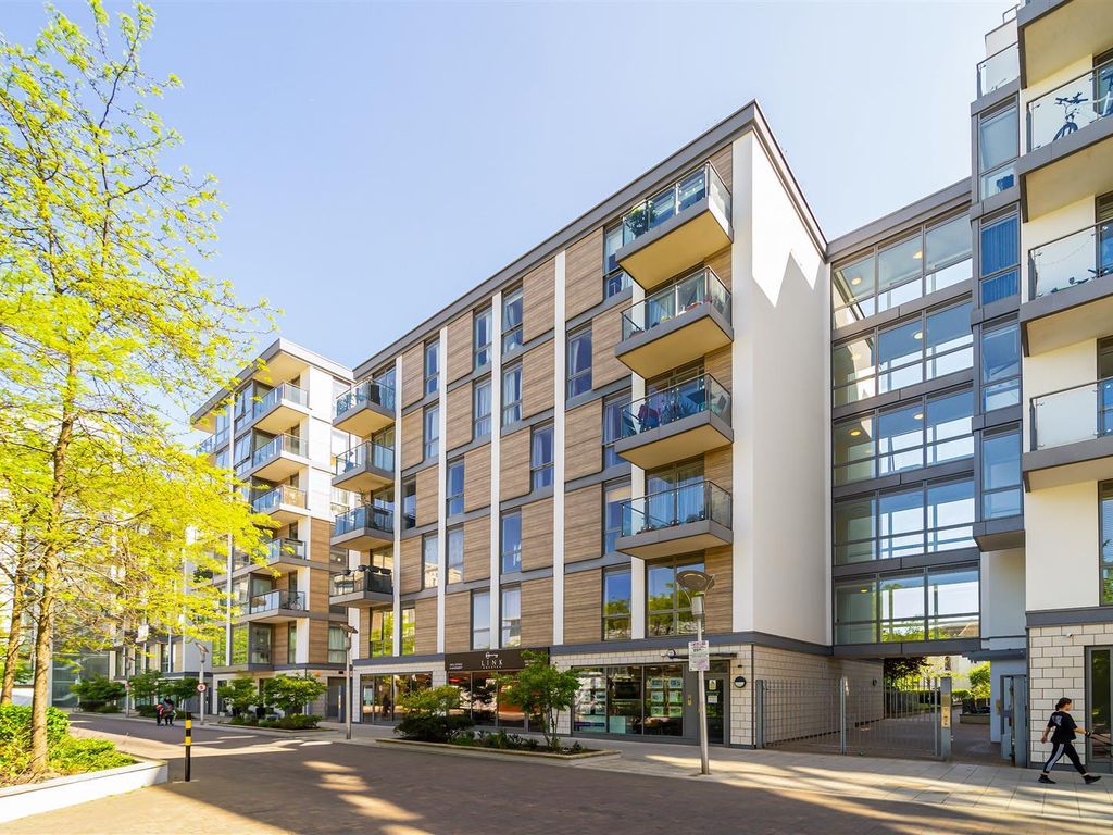 1 bed flat for sale in Gwq, Ealing Road, Brentford TW8, £289,000