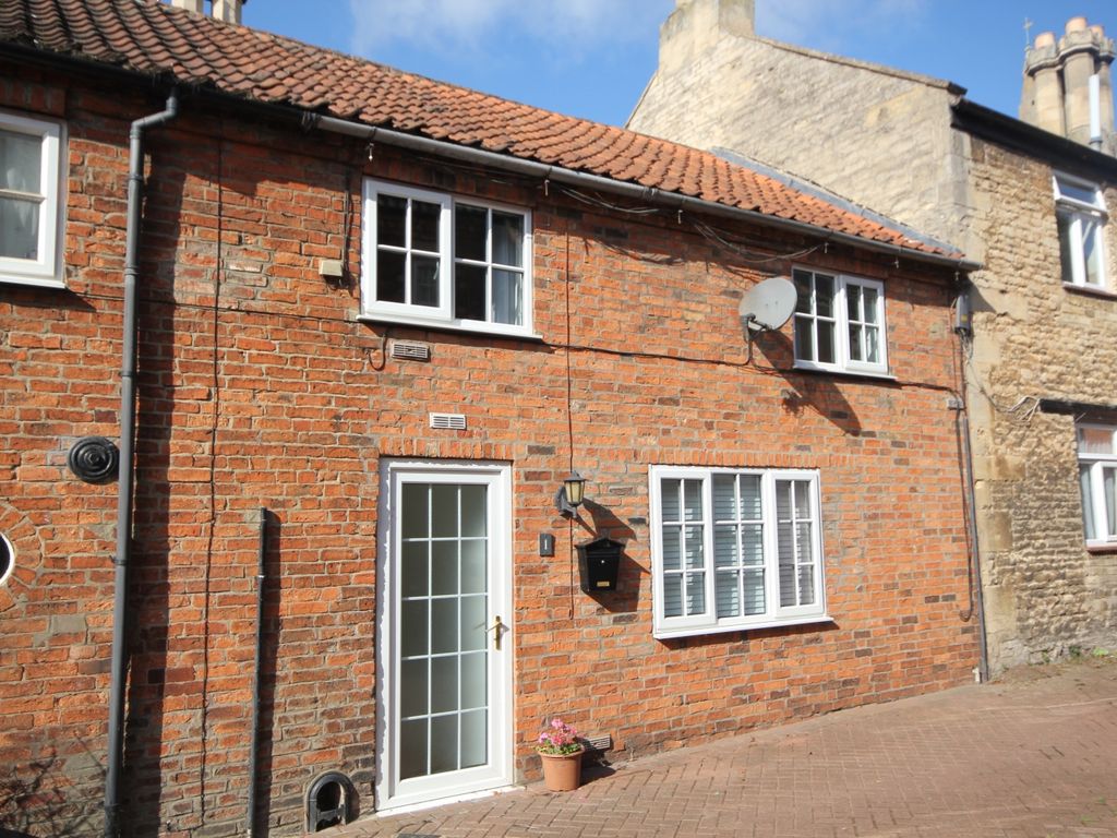 2 bed terraced house for sale in Cross Keys Yard, Sleaford, Lincolnshire NG34, £135,000
