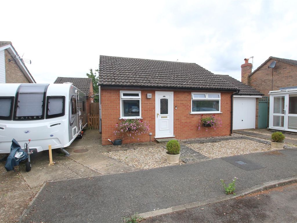 2 bed detached bungalow for sale in Lester Drive, Haddenham, Ely CB6, £230,000