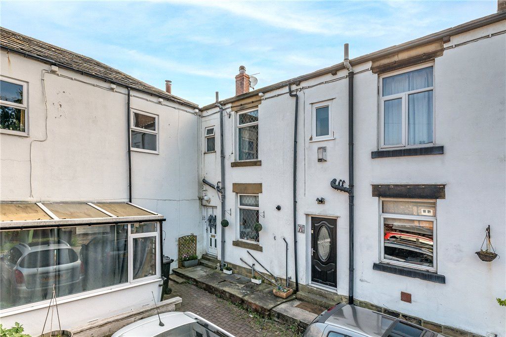 2 bed terraced house for sale in Gelderd Road, Gildersome, Morley, Leeds LS27, £200,000