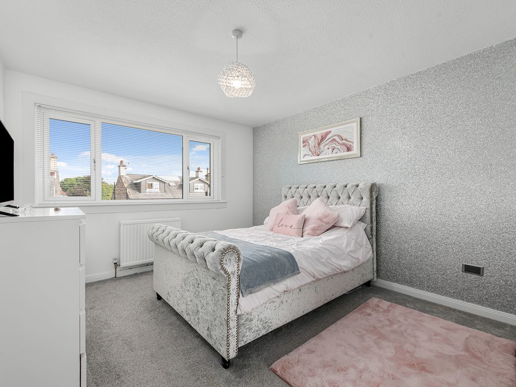 5 bed detached house for sale in Carronshore Road, Falkirk FK2, £330,000