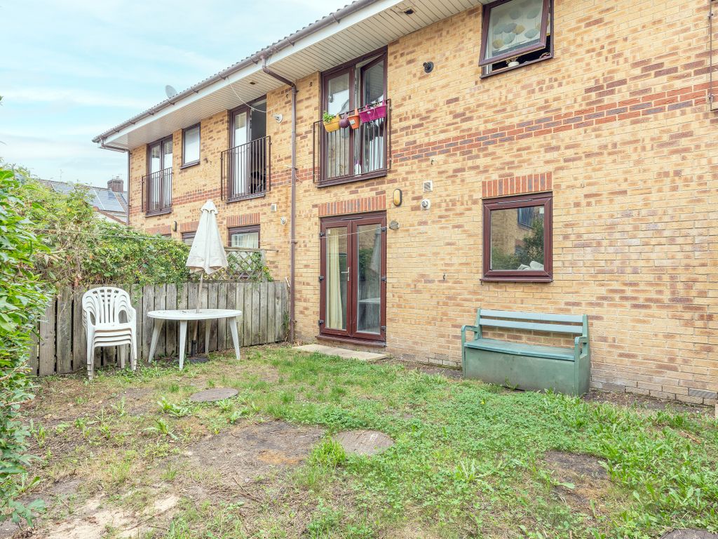 2 bed flat for sale in Vale Foundry Lane, Ashton Vale, Bristol BS3, £245,000