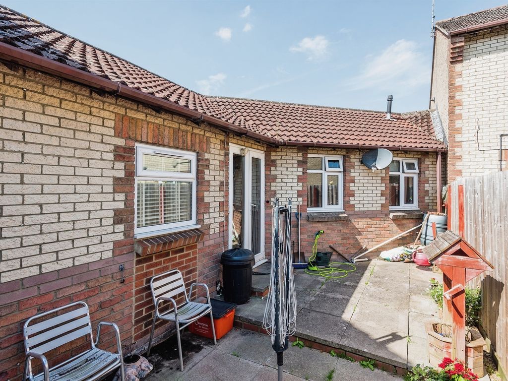 2 bed terraced bungalow for sale in Archer Close, Swindon SN2, £230,000