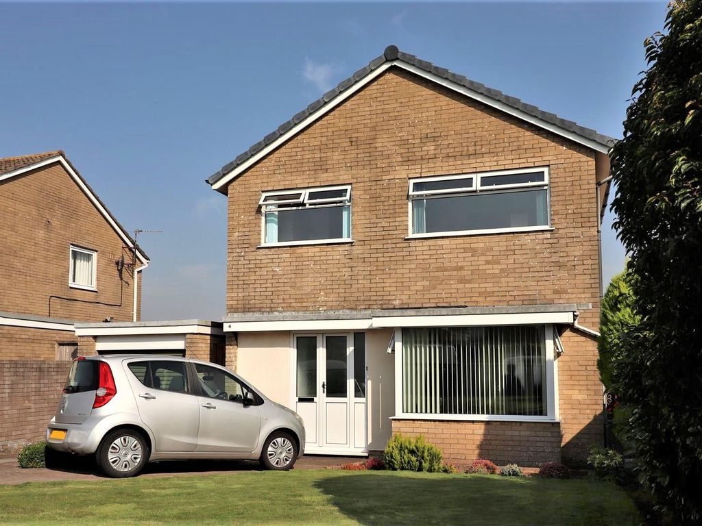 3 bed detached house for sale in Dunmail Raise, Barrow-In-Furness LA14, £295,000