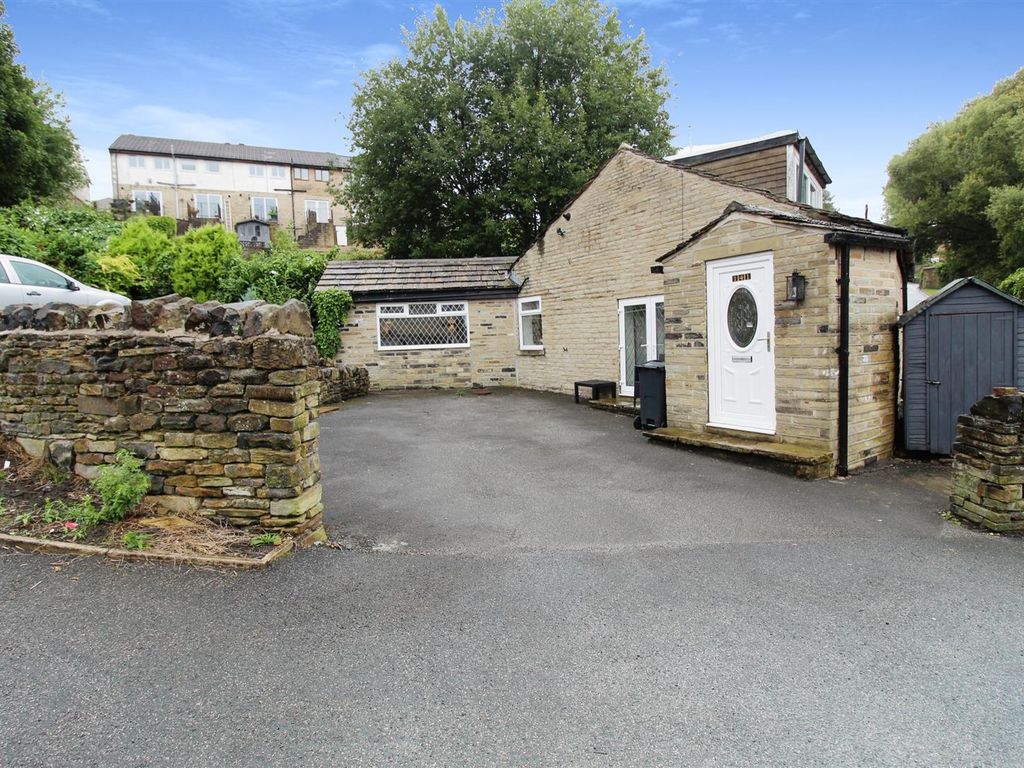 2 bed cottage for sale in Haycliffe Lane, Bradford BD5, £170,000