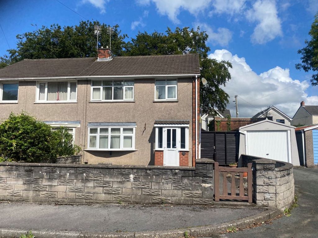 3 bed detached house for sale in Llwyncelyn Avenue, Pontarddulais, Swansea SA4, £147,500