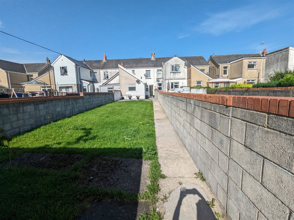 3 bed terraced house for sale in Pantyffynnon Road, Ammanford SA18, £139,950