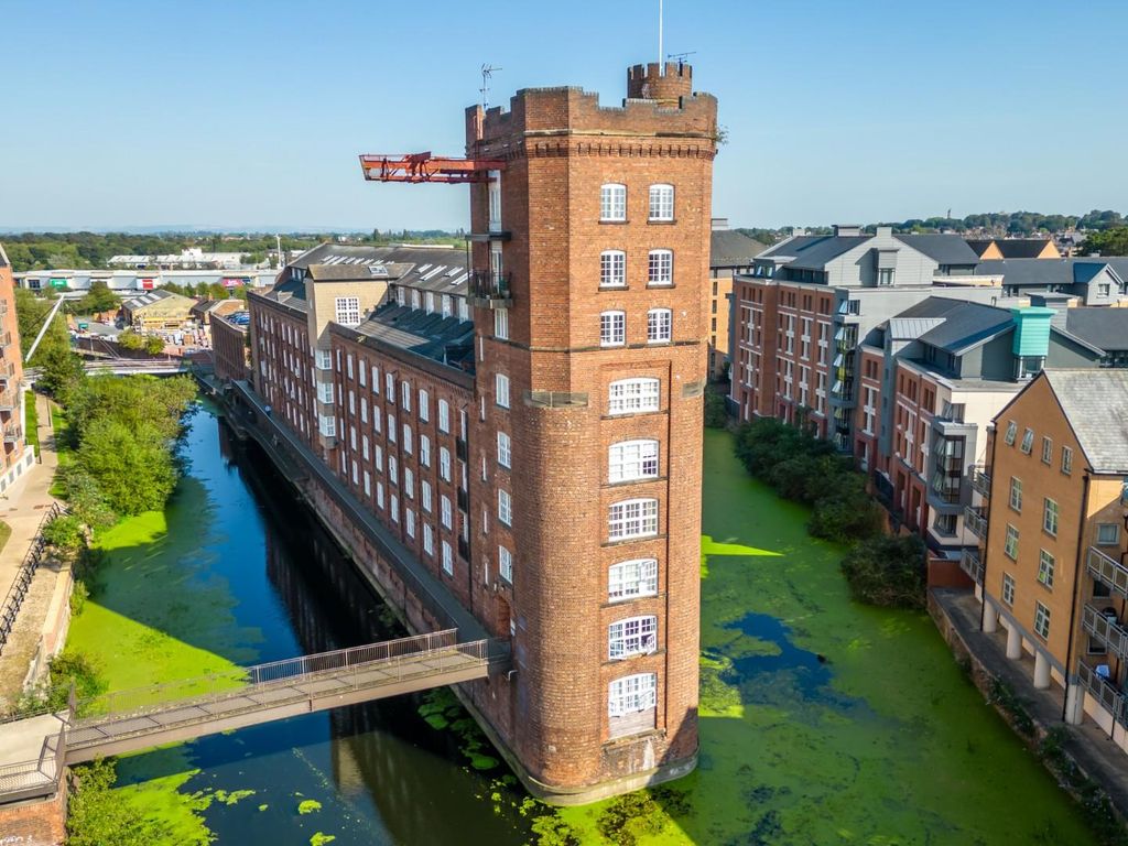 2 bed flat for sale in Rowntree Wharf, Navigation Road, York YO1, £180,000