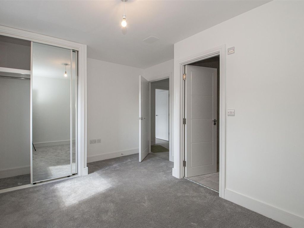2 bed flat for sale in Avebury Boulevard, Milton Keynes MK9, £320,000