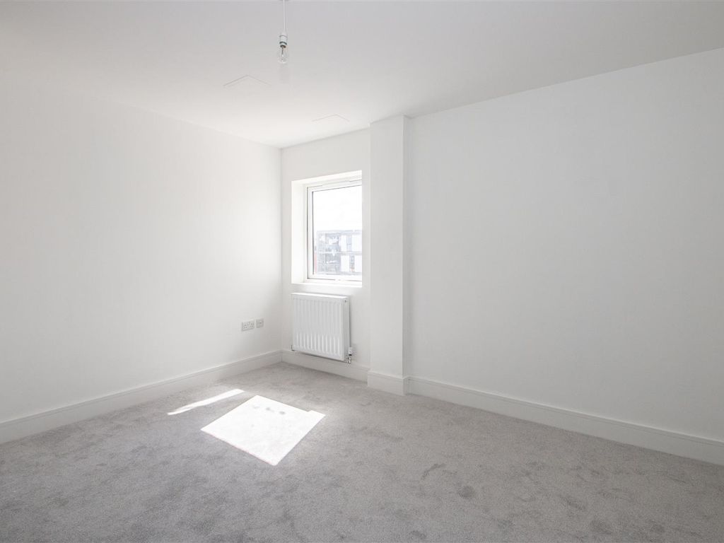 2 bed flat for sale in Avebury Boulevard, Milton Keynes MK9, £330,000