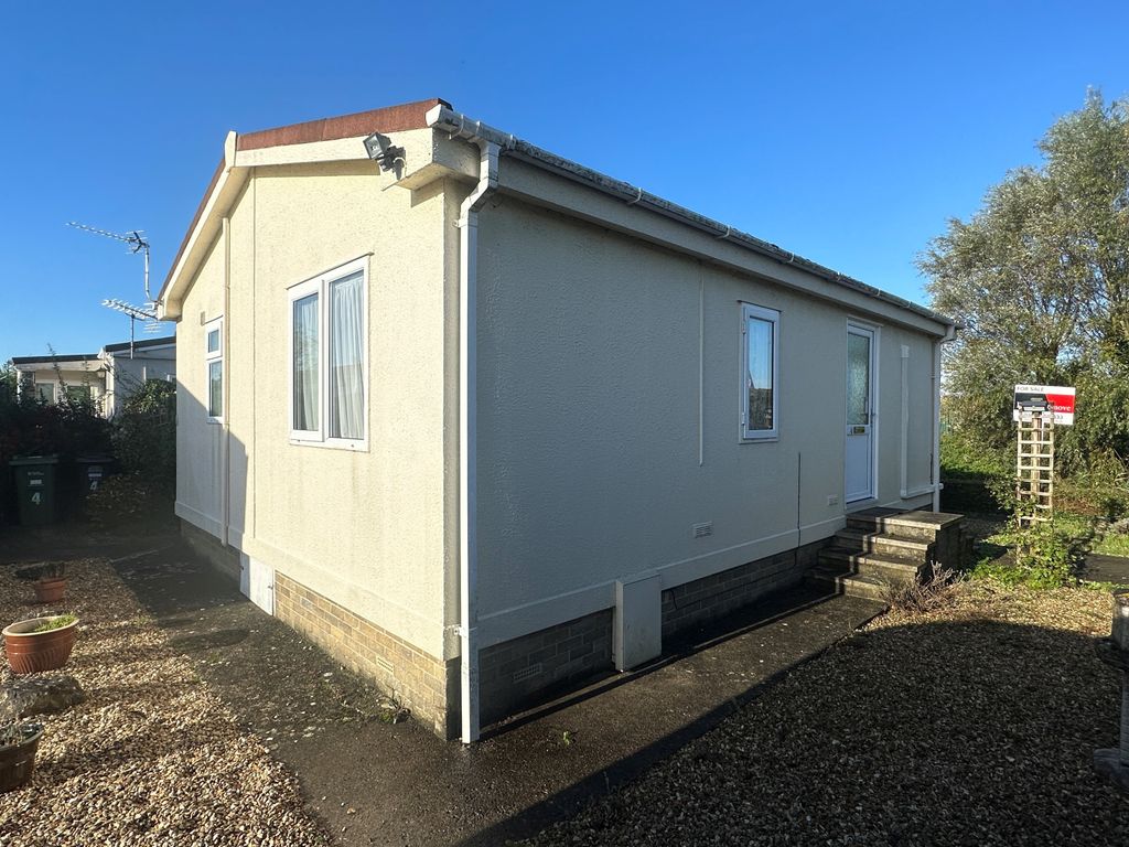 2 bed mobile/park home for sale in Oaktree Park, Locking, Weston-Super-Mare BS24, £119,950