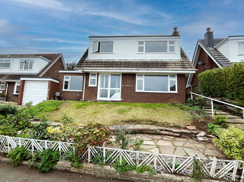 4 bed detached bungalow for sale in Tan Benarth, Conwy LL32, £315,000