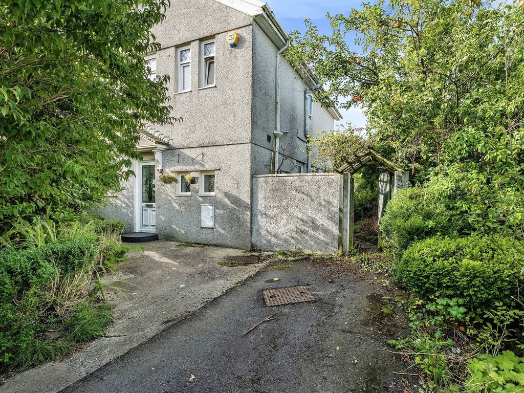 3 bed end terrace house for sale in Llwyn Derw, Fforestfach, Swansea SA5, £140,000