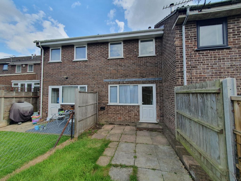 2 bed terraced house for sale in Runnymede Road, Yeovil BA21, £172,500