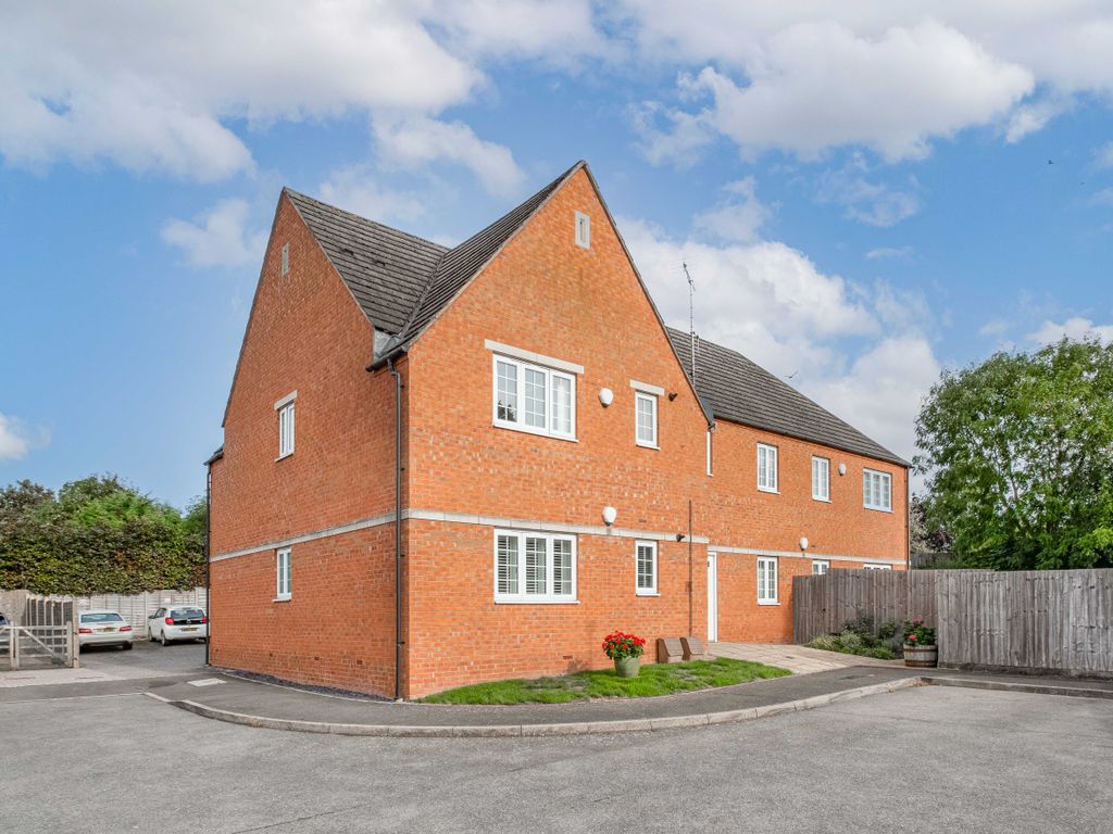 2 bed flat for sale in Joseph Perkins Close, Astwood Bank, Redditch, Worcestershire B96, £170,000