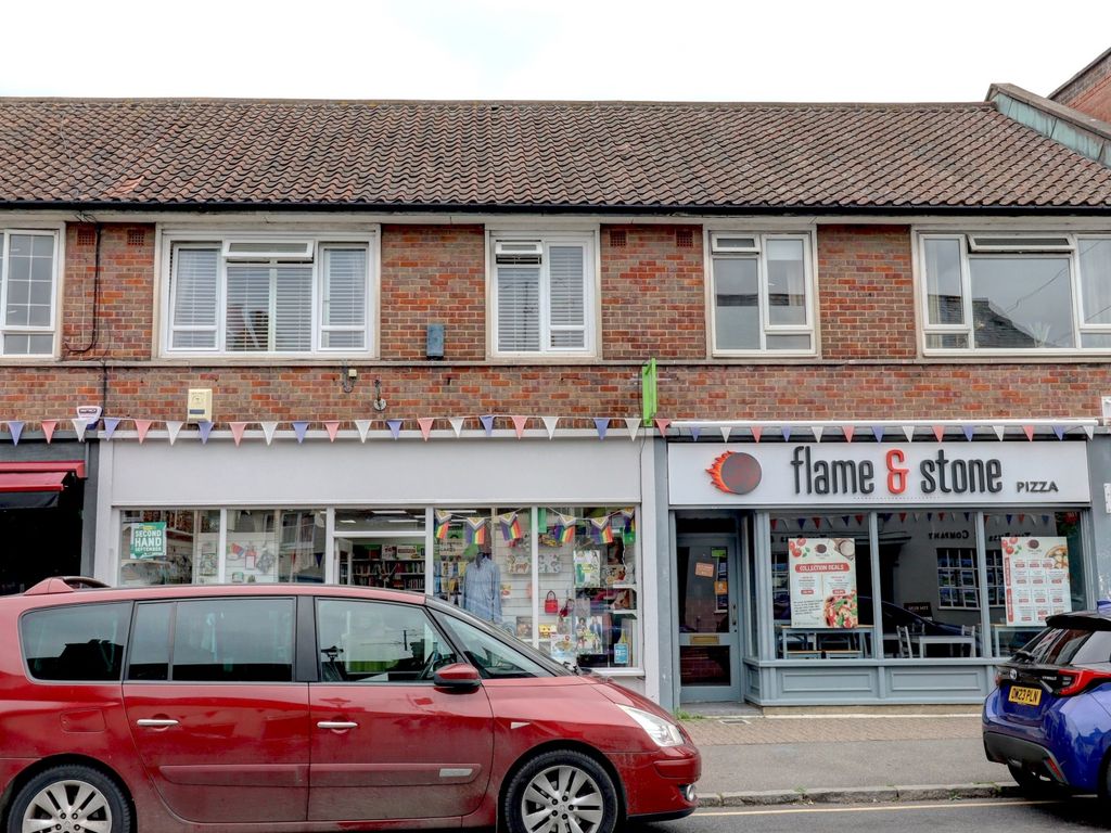 2 bed flat for sale in High Street, Princes Risborough, Buckinghamshire HP27, £225,000