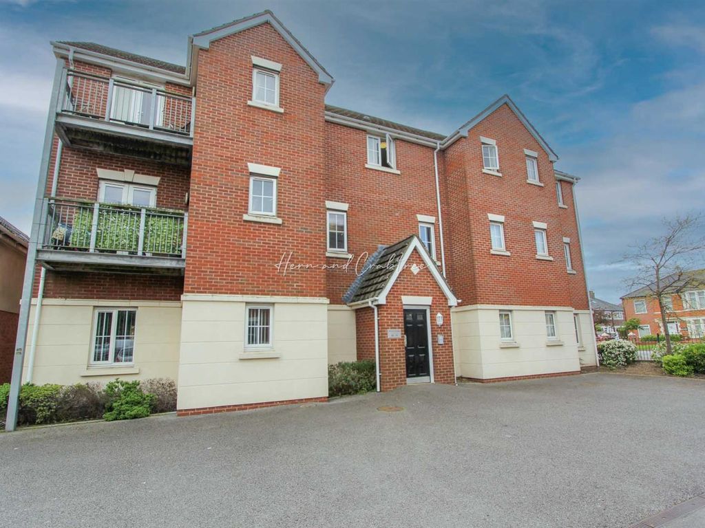2 bed flat for sale in Watkins Square, Heath, Cardiff CF14, £160,000