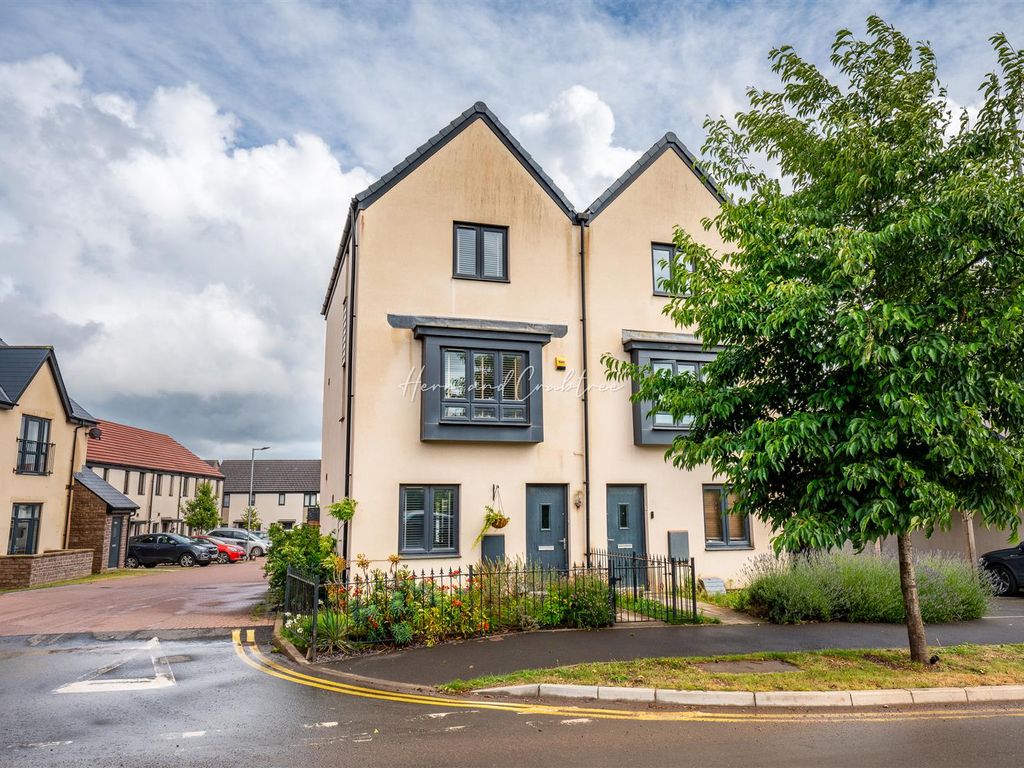 3 bed town house for sale in Church Road, Old St. Mellons, Cardiff CF3, £300,000