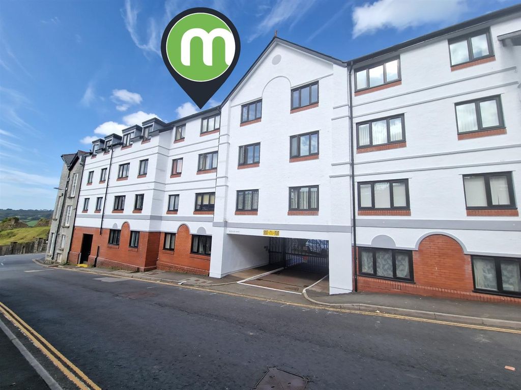 2 bed flat for sale in Westgate Mews, Launceston PL15, £87,000