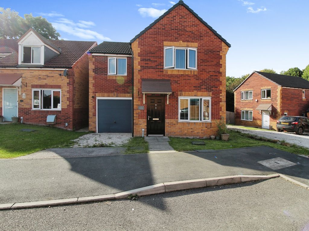 4 bed detached house for sale in Rosebud Way, Holmewood, Chesterfield S42, £260,000