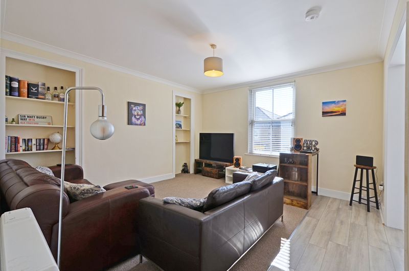 2 bed flat for sale in Fore Street, Hayle TR27, £185,000