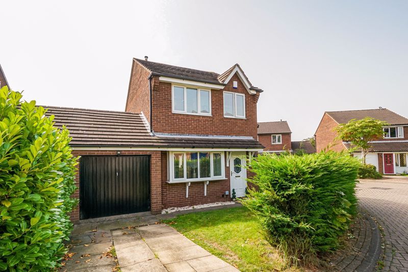 3 bed detached house for sale in 2 Laurel Hill View, Leeds LS15, £290,000