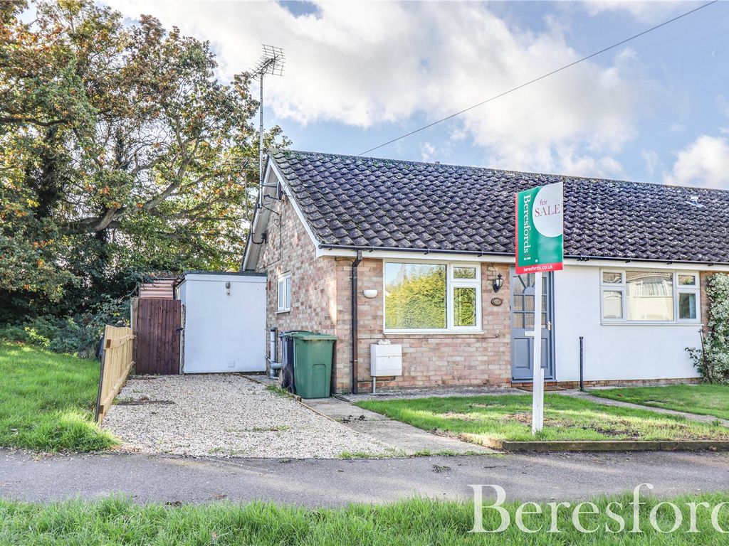 2 bed bungalow for sale in Watts Close, Barnston CM6, £300,000