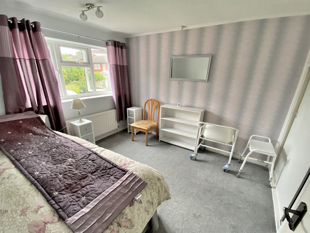 5 bed detached house for sale in Alderton Drive, Wolverhampton WV3, £310,000
