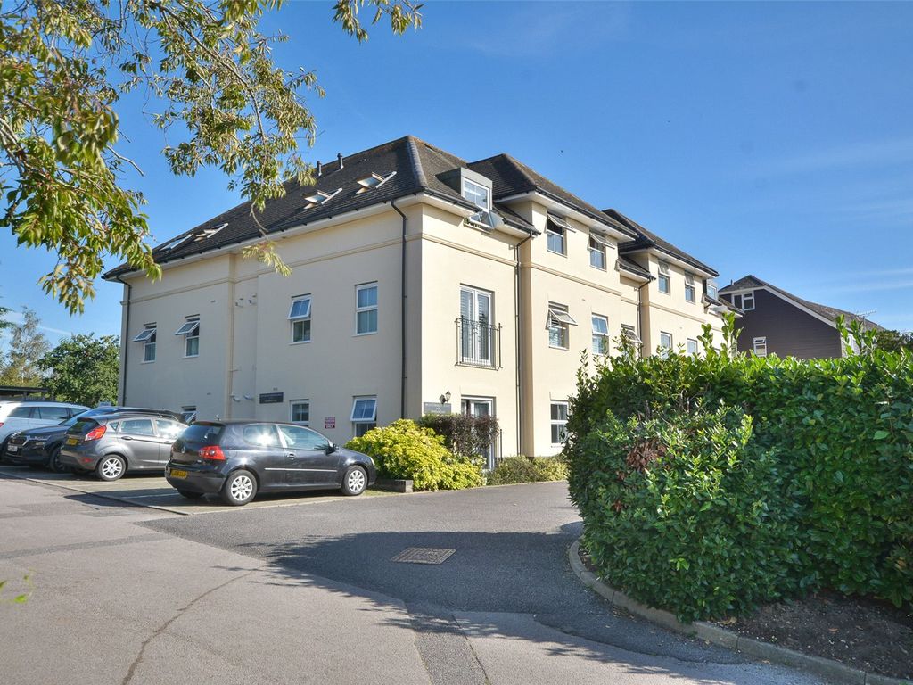 2 bed flat for sale in Barnhouse Close, Pulborough, West Sussex RH20, £230,000