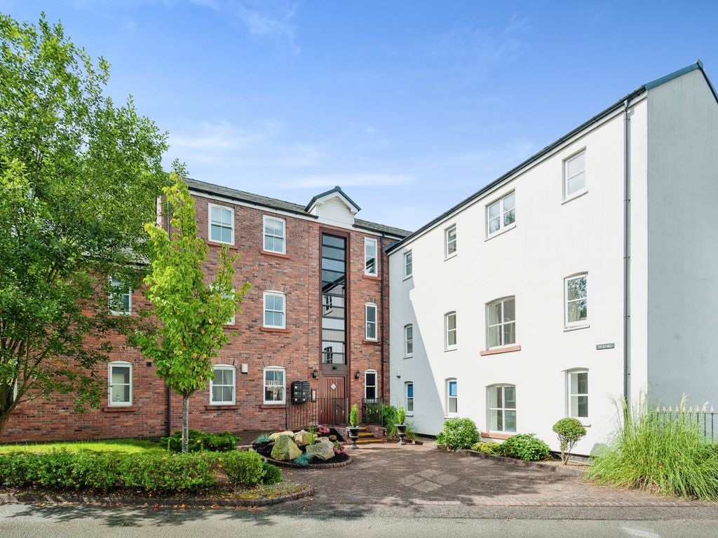 2 bed flat for sale in Ainsworth Lane, Northwich CW8, £265,000