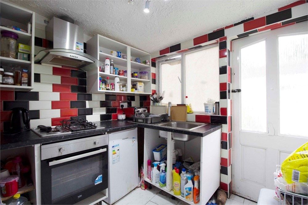 1 bed maisonette for sale in Felton Road, Barking IG11, £200,000