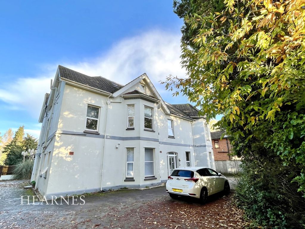 1 bed flat for sale in Cavendish Road, Dean Park, Bournemouth BH1, £170,000