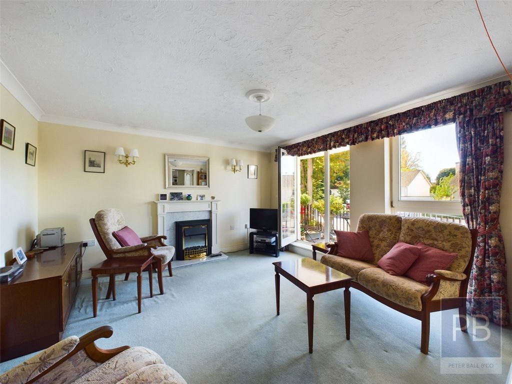 2 bed flat for sale in Park Place, Cheltenham, Gloucestershire GL50, £180,000