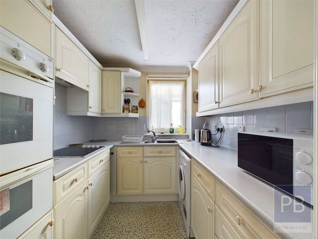 2 bed flat for sale in Park Place, Cheltenham, Gloucestershire GL50, £180,000