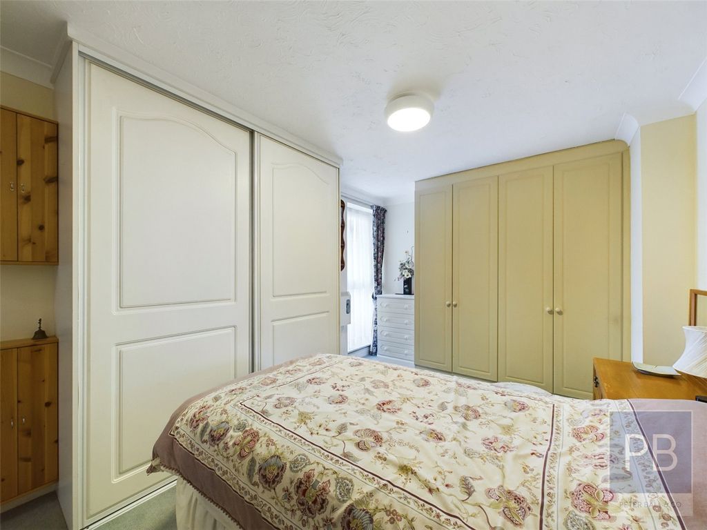 2 bed flat for sale in Park Place, Cheltenham, Gloucestershire GL50, £180,000