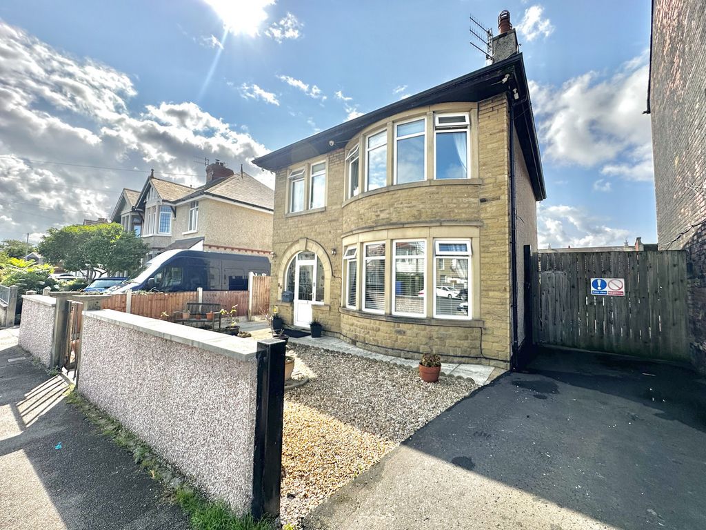 3 bed detached house for sale in Stanley Road, Morecambe LA3, £280,000